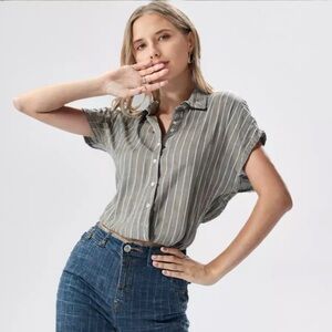 Splendid Woman’s Linen  grey striped shirt Size S/M